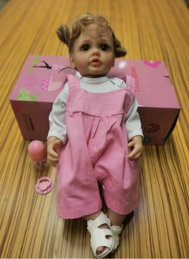 Poupées bébé Reborn de 22 pouces, poupées réalistes pour filles, corps en tissu doux, membres en vinyle avec robe de nuit pour enfants de 3 ans et plus